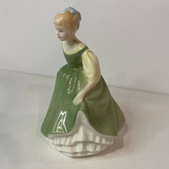 Royal Doulton Bone China Figurine Fair Maiden HN2211 - Picture 5 of 9